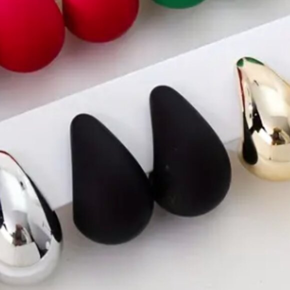 Black Water Drop Earrings NWT - Picture 3 of 3